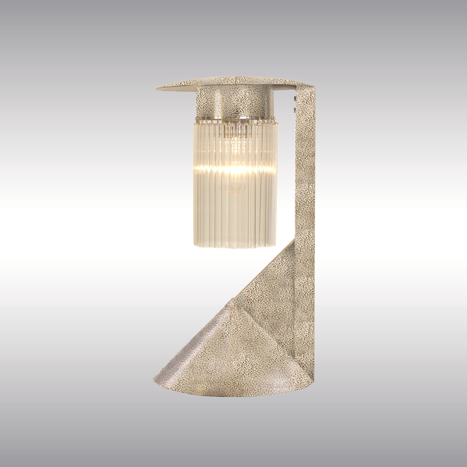 WOKA LAMPS VIENNA - OrderNr.: 20314|Reininghaus, Kolo Moser hammered Tischlampe - Design: Koloman (Kolo) Moser