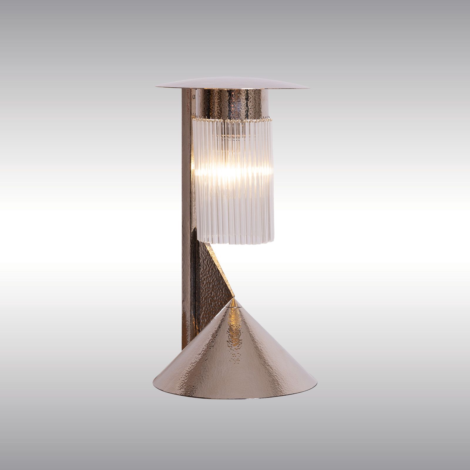 WOKA LAMPS VIENNA - OrderNr.: 20317|Reininghaus gehämmert, Kolo Moser Tischlampe reines Silber - Design: Koloman (Kolo) Moser