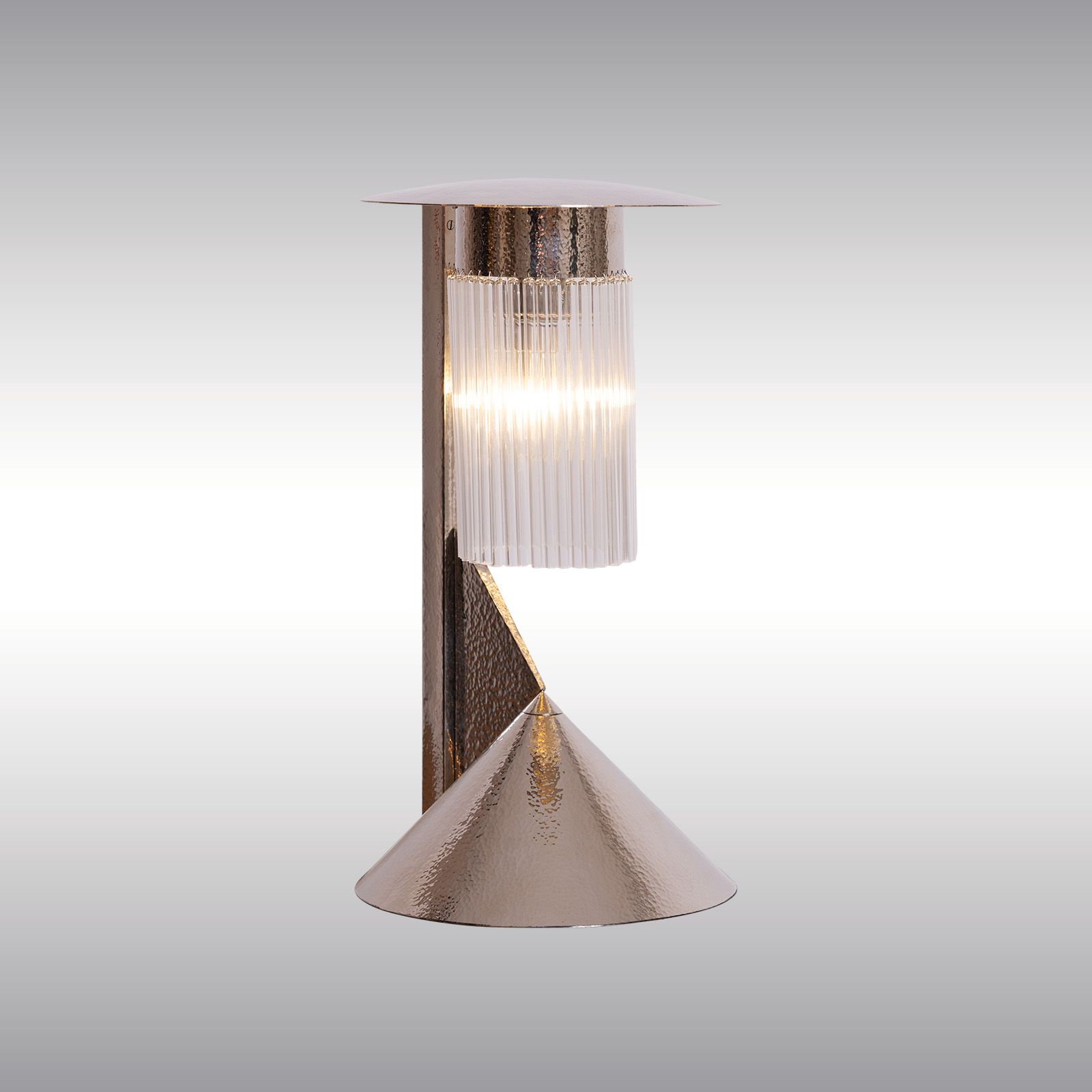 WOKA LAMPS VIENNA - OrderNr.:  20317|Reininghaus gehämmert, Kolo Moser Tischlampe reines Silber