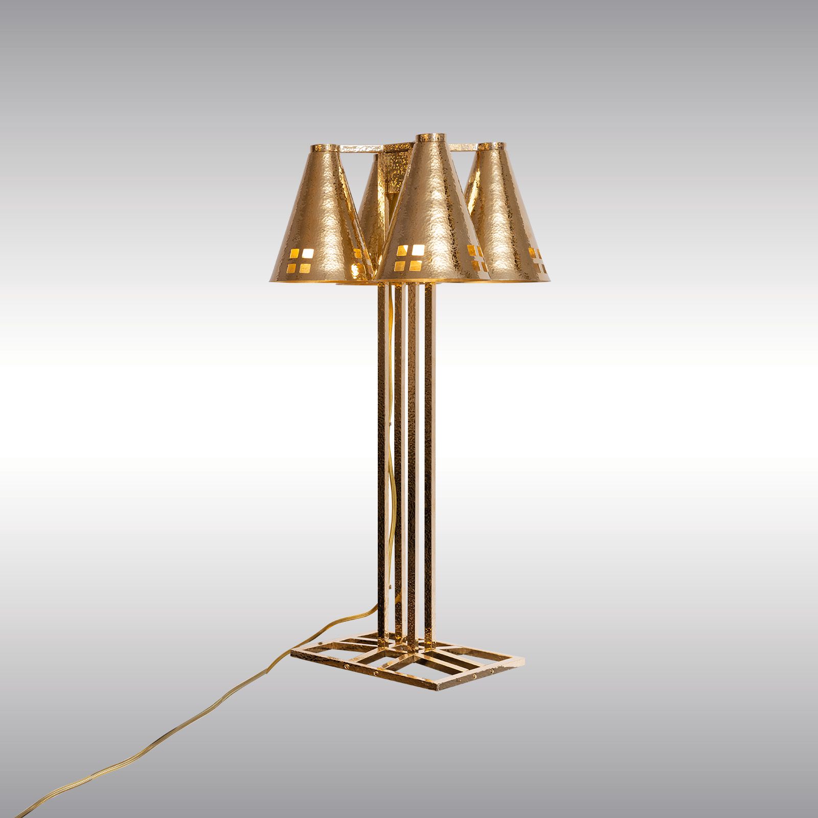 WOKA LAMPS VIENNA - OrderNr.: 22002|Kubistische Josef Hoffmann Tischlampe Entwurf 1903 - Design: Josef Hoffmann
