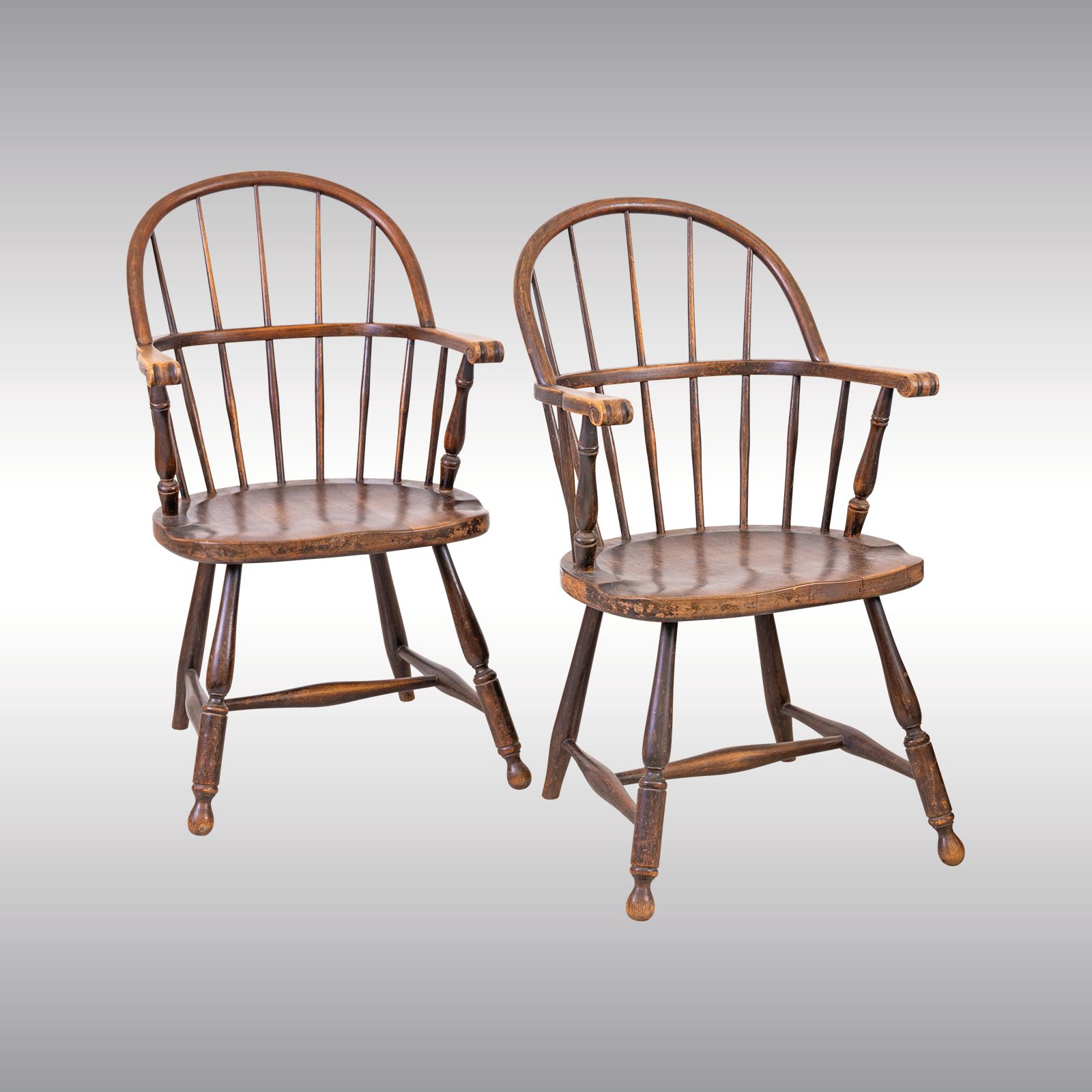 WOKA LAMPS VIENNA - OrderNr.:  80110|Josef Frank pair of Windsor Chairs, A 945/2F
