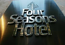 WOKA LAMPS VIENNA - Portfolio: Four Seasons Hotel Abu Dhabi
