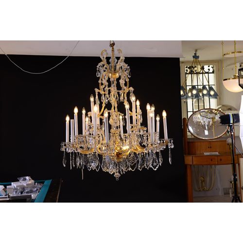 WOKA LAMPS VIENNA - OrderNr.: 80056|Very big magnificent Lobmeyr Maria Theresien Chandelier, 1910 - Ambience-Image-0
