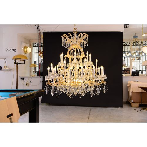WOKA LAMPS VIENNA - OrderNr.: 44036|Very big magnificent Lobmeyr Maria Theresien Chandelier, 1910 - Ambience-Image 1