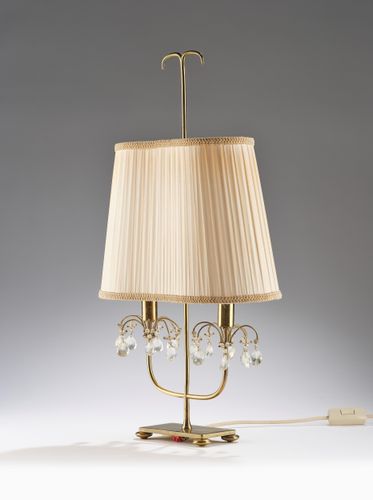 WOKA LAMPS VIENNA - OrderNr.: 80134|A two-light table lamp with bevelled glass pendants, designed by Hans Harald Rath (attributed), c. 1950, executed by J. & L. Lobmeyr, Vienna - Foto 4