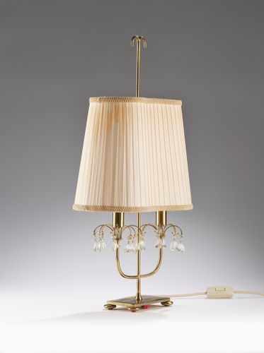 WOKA LAMPS VIENNA - OrderNr.: 80134|A two-light table lamp with bevelled glass pendants, designed by Hans Harald Rath (attributed), c. 1950, executed by J. & L. Lobmeyr, Vienna - Foto 3